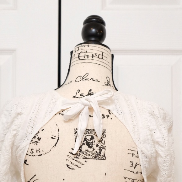 FREE PEOPLE Open Back tie ADORABLE White Top size XS Eyelet detail Fairycore - Picture 11 of 12